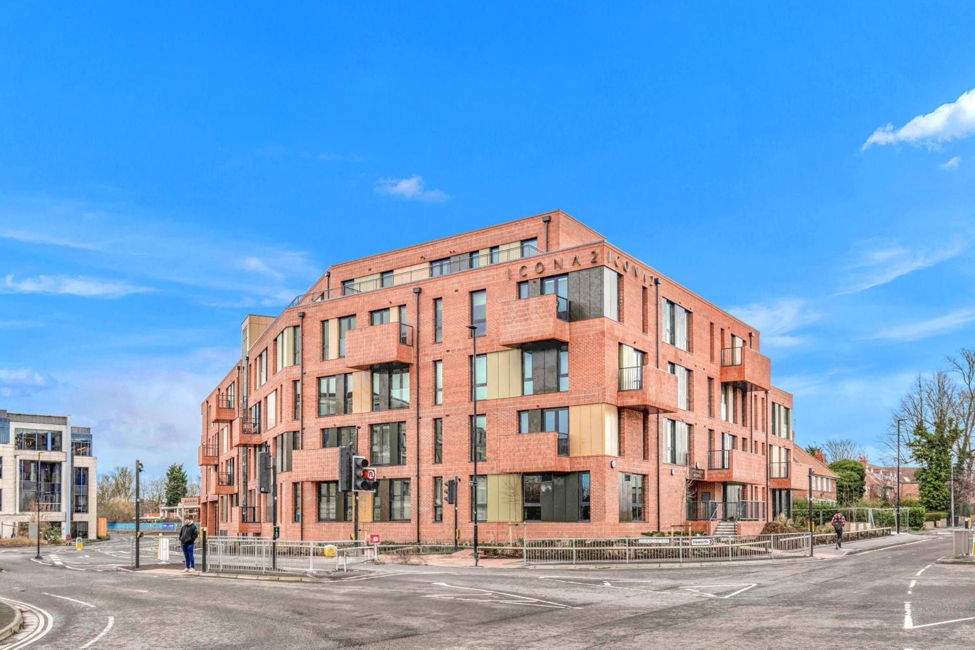 Stunning Two Bed With Onsite Gym Apartment